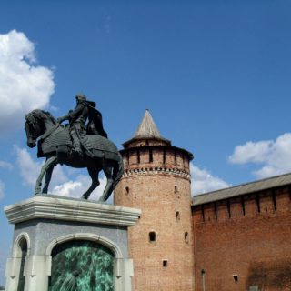 Конный памятник Дмитрию Донскому в Коломне