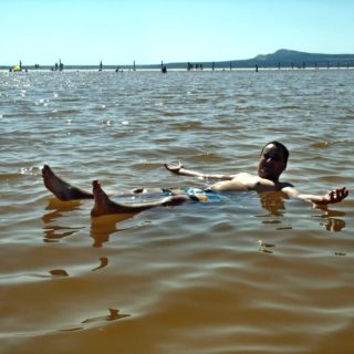 В озере Баскунчак невозможно утонуть